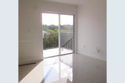 8950 NE 8th Ave #506, Miami, FL 33138 - Photo 4