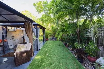 795 NE 146th St, North Miami, FL 33161 - Photo 6