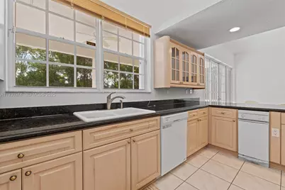 12982 SW 27th St, Miami, FL 33175 - Photo 14