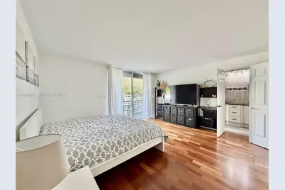 934 NE 27th Ave, Hallandale Beach, FL 33009 - Photo 28