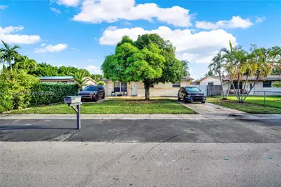 2771 NW 8th St, Pompano Beach, FL 33069 - Photo 1