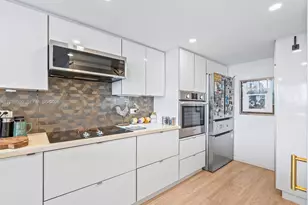 7601 E Treasure Dr, North Bay Village, FL 33141 - Photo 20