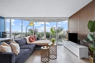 7601 E Treasure Dr, North Bay Village, FL 33141 - Photo 16