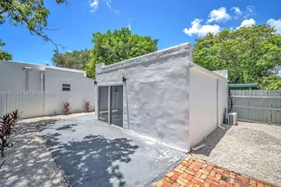 421 NW 59th St, Miami, FL 33127 - Photo 34