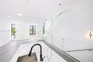 526 SW 2nd St, Miami, FL 33130 - Photo 24