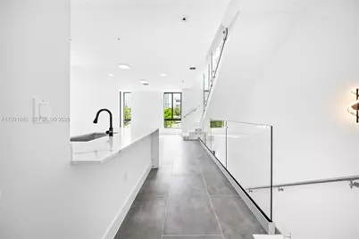 526 SW 2nd St #1, Miami, FL 33130 - Photo 10