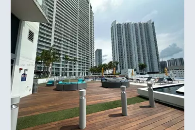 92 SW 3rd St #1408, Miami, FL 33130 - Photo 14