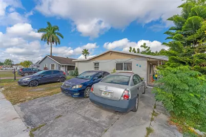 445 NW 8th St, Homestead, FL 33030 - Photo 2