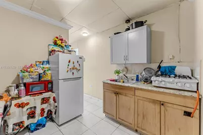 445 NW 8th St, Homestead, FL 33030 - Photo 8