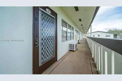 79 Suffolk B #79, Boca Raton, FL 33434 - Photo 6