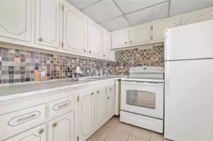 79 Suffolk B, Boca Raton, FL 33434 - Photo 2