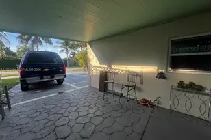 8500 NW 179th St, Hialeah, FL 33015 - Photo 16