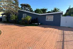 740 NW 178th Terrace, Miami Gardens, FL 33169 - Photo 2