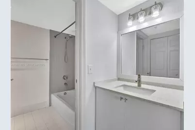816 NW 11th St #1208, Miami, FL 33136 - Photo 22