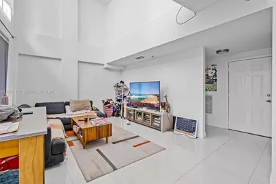 6362 Collins Ave #517, Miami Beach, FL 33141 - Photo 16