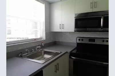 800 Cypress Park Way #J1, Deerfield Beach, FL 33064 - Photo 2