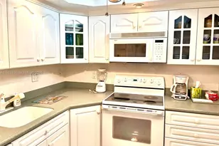 3180 S Ocean Dr, Hallandale Beach, FL 33009 - Photo 2