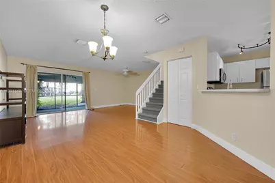 1121 SW 44th Ave, Deerfield Beach, FL 33442 - Photo 10