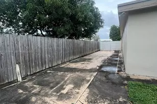 9030 SW 40th Terrace, Miami, FL 33165 - Photo 6