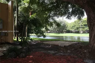 6713 Kingsmoor Way, Miami Lakes, FL 33014 - Photo 2