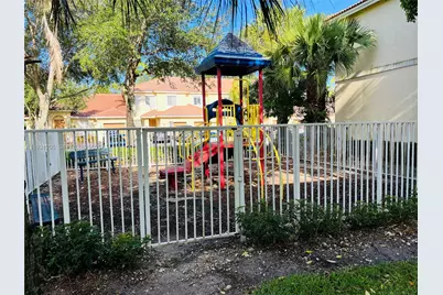 3199 NW 32nd Ter, Oakland Park, FL 33309 - Photo 18