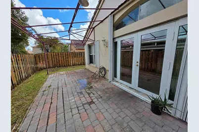 1885 SE 13th St, Homestead, FL 33035 - Photo 10