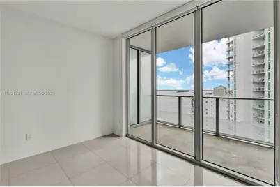1300 Brickell Bay Dr #1704, Miami, FL 33131 - Photo 18