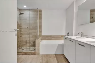 1300 Brickell Bay Dr #1704, Miami, FL 33131 - Photo 16