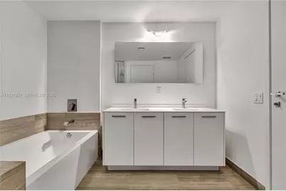 1300 Brickell Bay Dr #1704, Miami, FL 33131 - Photo 14