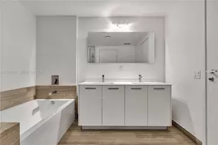 1300 Brickell Bay Dr, Miami, FL 33131 - Photo 14