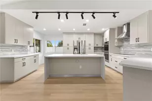 16859 Crestview Ln, Weston, FL 33326 - Photo 12