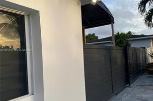 10529 NW 37th Ave, Miami, FL 33147 - Photo 10