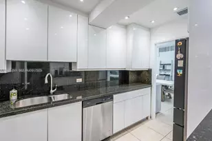 5005 Collins Ave, Miami Beach, FL 33140 - Photo 10