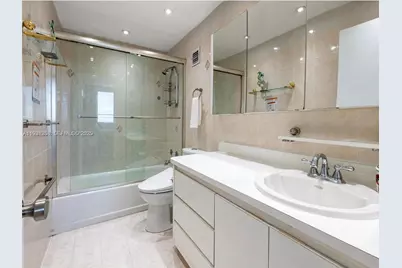 5005 Collins Ave #1506, Miami Beach, FL 33140 - Photo 14