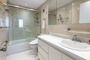 5005 Collins Ave, Miami Beach, FL 33140 - Photo 14