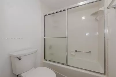 625 Oaks Dr #503, Pompano Beach, FL 33069 - Photo 18