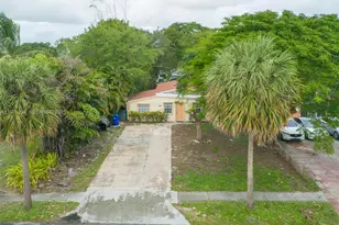 2063 NE 173rd St, North Miami Beach, FL 33162 - Photo 4