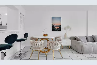 546 SW 1st St #603, Miami, FL 33130 - Photo 8