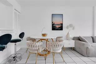 546 SW 1st St, Miami, FL 33130 - Photo 8