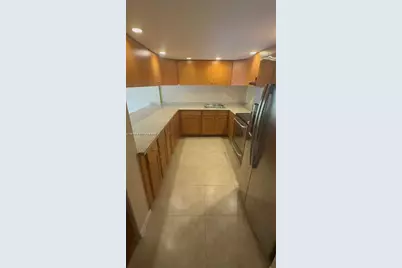 948 SW 74th Ave, North Lauderdale, FL 33068 - Photo 2