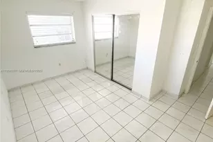 1337 NW 1st St, Miami, FL 33125 - Photo 8