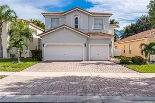 1147 NE 37th Pl, Homestead, FL 33033 - Photo 2