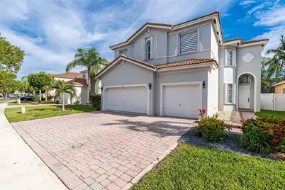 1147 NE 37th Pl, Homestead, FL 33033 - Photo 4