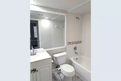 1638 Embassy Dr #302, West Palm Beach, FL 33401 - Photo 12