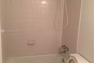 18111 NW 68th Ave, Hialeah, FL 33015 - Photo 14