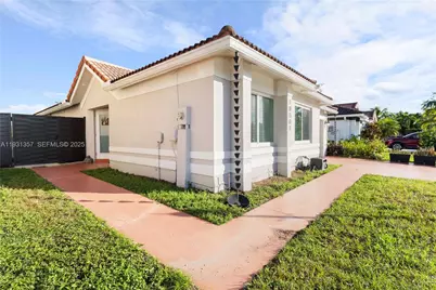 18501 NW 55th Ave, Miami Gardens, FL 33055 - Photo 4