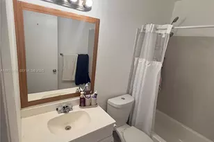 18101 NW 68th Ave, Hialeah, FL 33015 - Photo 10