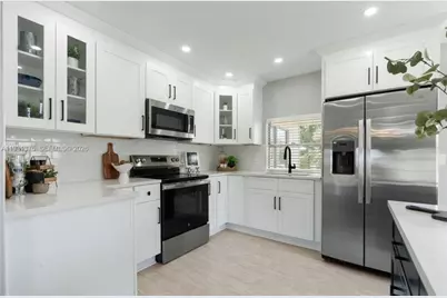 7332 Mako Dr, Other City - In The State Of Florida, FL 34667 - Photo 6