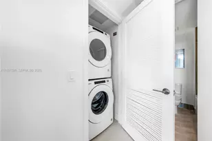 159 NE 6th St, Miami, FL 33132 - Photo 12