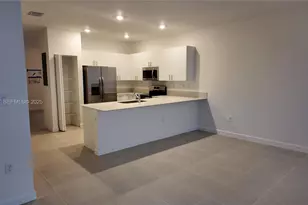 2704 SE 26th Ave, Homestead, FL 33035 - Photo 2